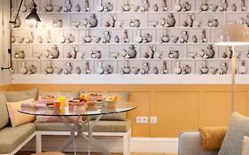 Away To Discover Apartment - Hapiness Has A Place